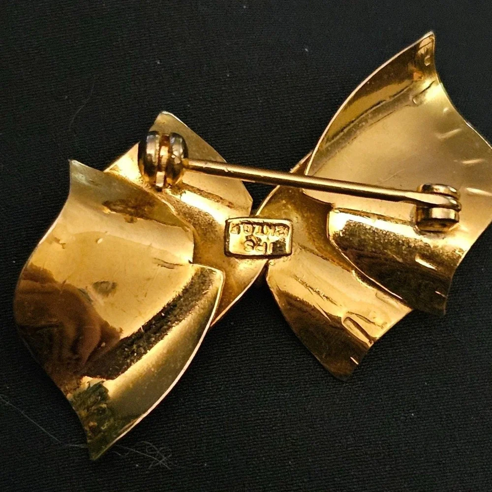 Vintage 12kt Gold Filled Bow Brooch Pearl‎ Textured IPS Pin Dimensional